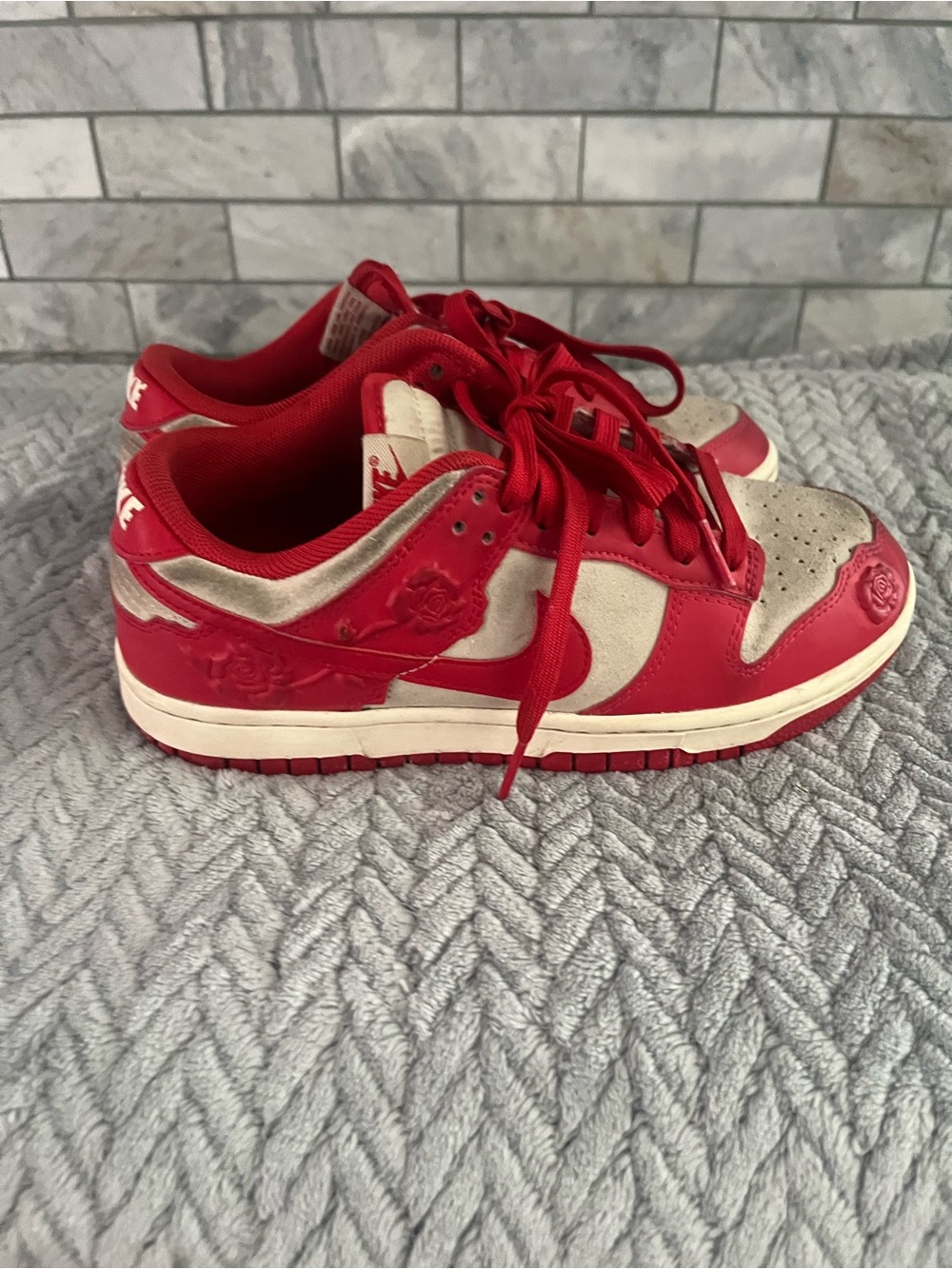 Nike Kids Red and Cream Floral Low-Top Sneakers